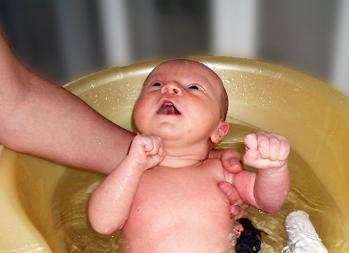 Ved daggry Barcelona Fjernelse Baby baden leicht gemacht – Eine Anleitung mit wichtigen Regeln und einer  Checkliste